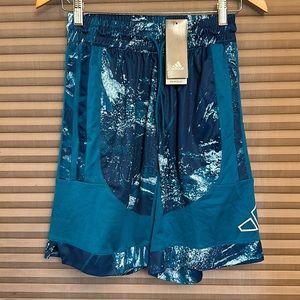 NWT Mens  Adidas shorts primeblue size small
